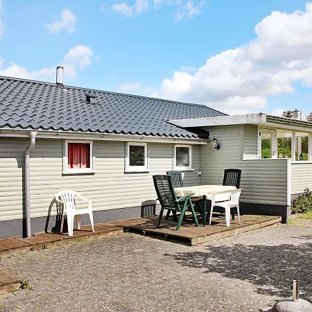 Two-bedroom Holiday In 1 * Bogense