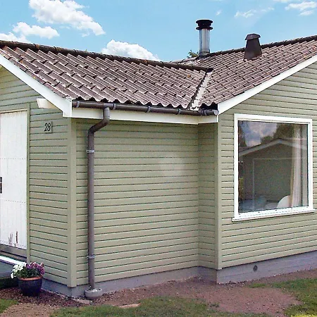 Two-bedroom Holiday In 1