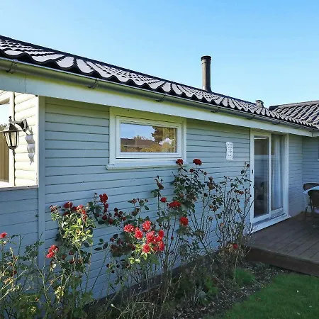 Two-bedroom Holiday In 1