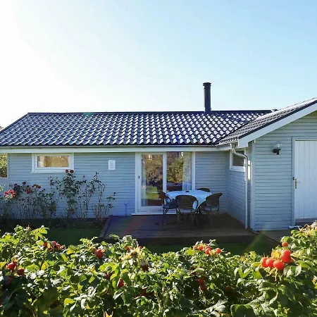 Two-bedroom Holiday In 1