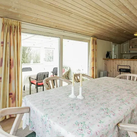 Two-bedroom Holiday In 1 Vakantiehuis *