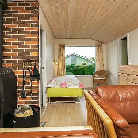 Two-bedroom Holiday In 1